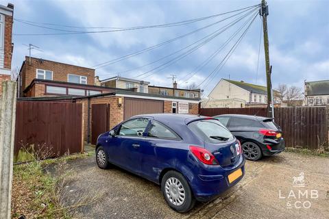 4 bedroom detached house for sale, Kings Avenue, Holland-On-Sea CO15