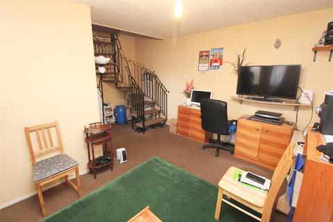 38 Downland, Two Mile Ash, Milton Keynes, MK8 8HN