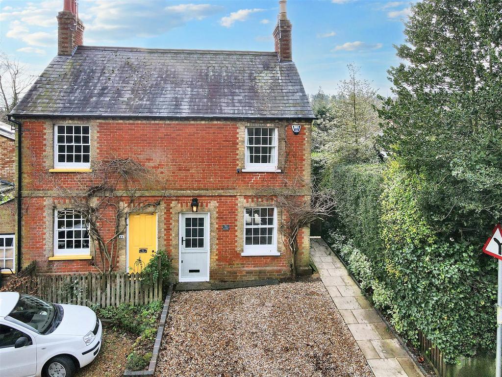 West Hill, Aspley Guise, Milton Keynes 3 bed semidetached house £490,000