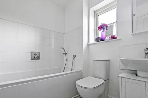 12 Valetta Way, Moreton-in-marsh, GL56 0FG