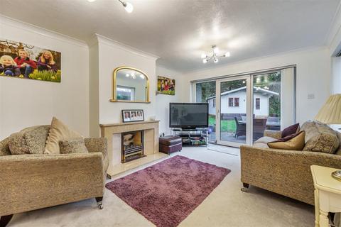 3 bedroom bungalow for sale, Parkside Place, East Horsley