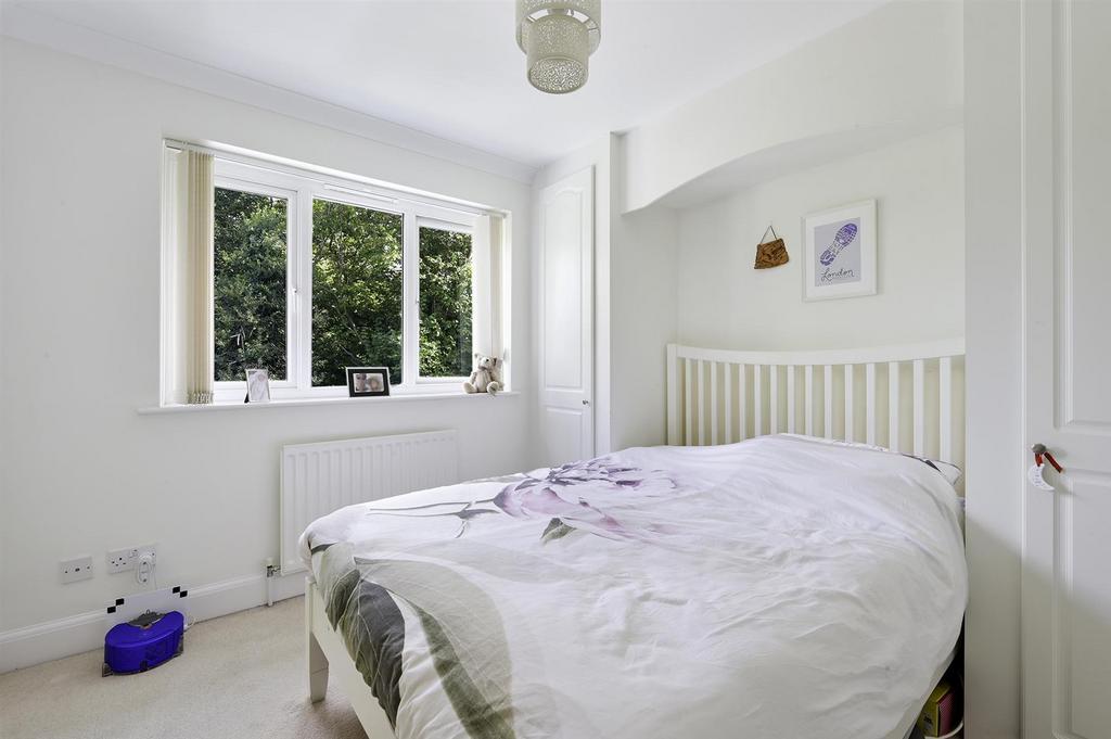 CORNER FARM CLOSE, 4 - (1).jpg