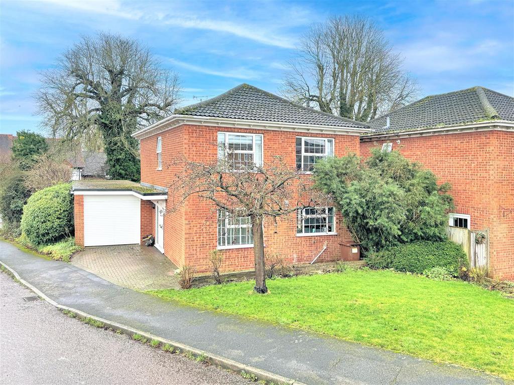 Way, Bierton HP22 4 bed detached house for sale £515,000
