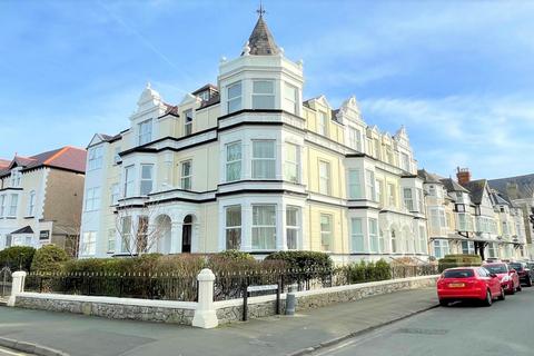 2 bedroom apartment for sale, Trinity Square, Llandudno