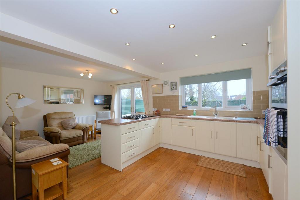 Reedham Road, Herongate, Shrewsbury 4 bed detached house for sale £