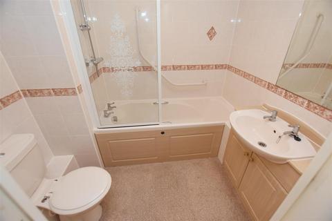 1 bedroom retirement property for sale, Tylers Ride, South Woodham Ferrers