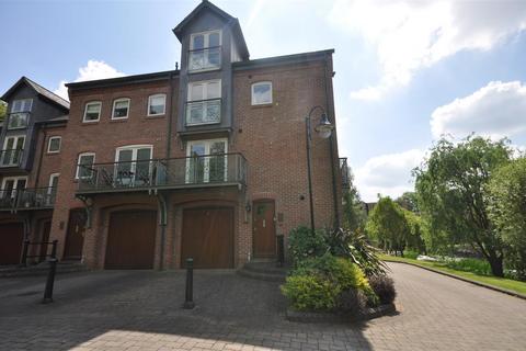3 bedroom townhouse to rent, 12 Rock Mill Lane, Leamington Spa