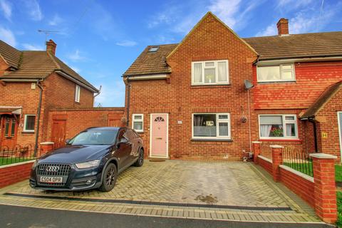 72 Gloucester Crescent, Staines-upon-thames, TW18 1PS