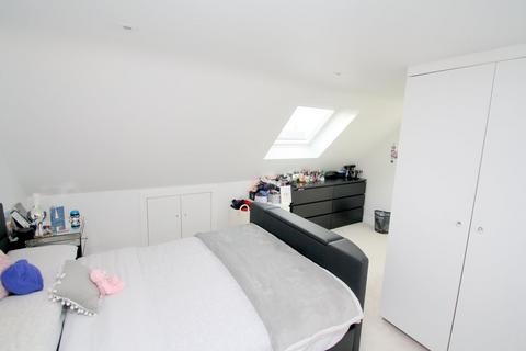 72 Gloucester Crescent, Staines-upon-thames, TW18 1PS