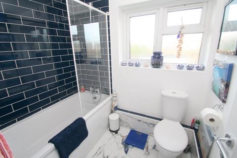 72 Gloucester Crescent, Staines-upon-thames, TW18 1PS