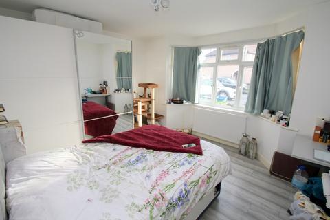 3 bedroom semi-detached house for sale, Ellington Road, Feltham, TW13