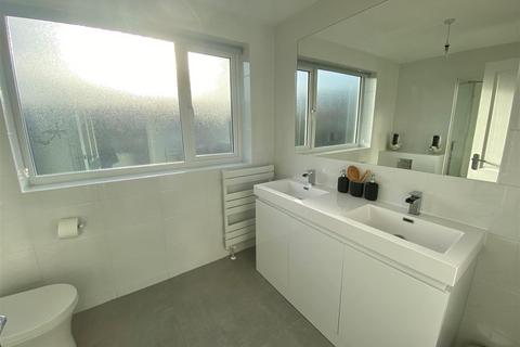 23 Millers Meadow, Rainow, Macclesfield, SK10 5UE