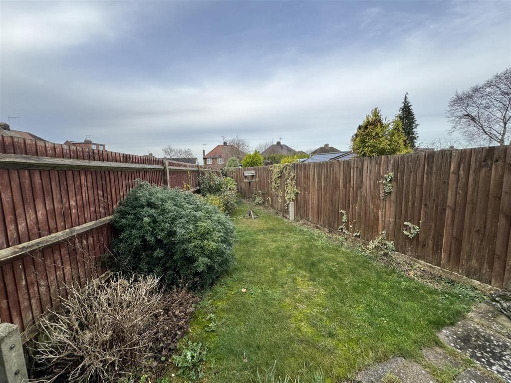 Jeans Way, Dunstable 2 bed end of terrace house for sale £290,000