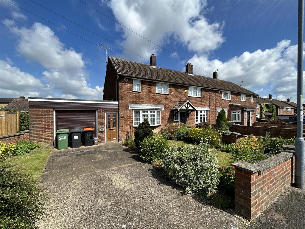Jeans Way, Dunstable 2 bed end of terrace house for sale £290,000