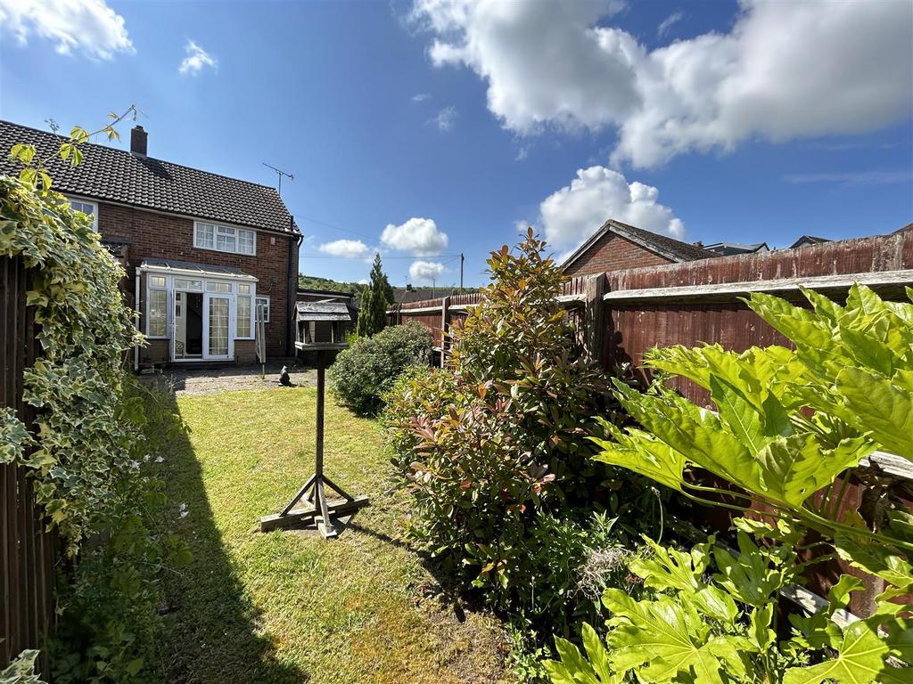 Jeans Way, Dunstable 2 bed end of terrace house for sale £290,000