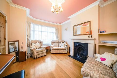 11 Whitehall Gardens, London, E4 6EH