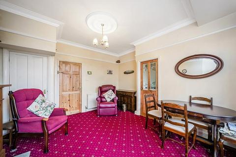 11 Whitehall Gardens, London, E4 6EH