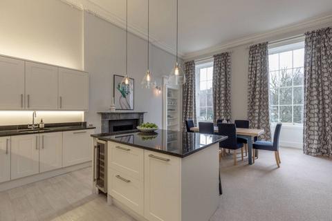 3 bedroom flat to rent, Nelson Street, Edinburgh