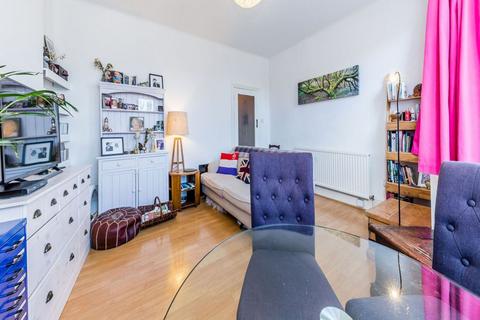 1 bedroom ground floor flat to rent, N8