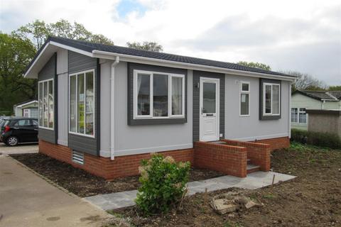 2 bedroom mobile home for sale, Shalloak Road, Broad Oak, Canterbury