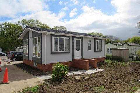 2 bedroom mobile home for sale, Shalloak Road, Broad Oak, Canterbury