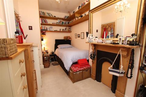 5 East Grove Road, Exeter, EX2 4LX