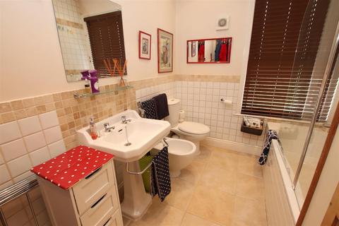5 East Grove Road, Exeter, EX2 4LX