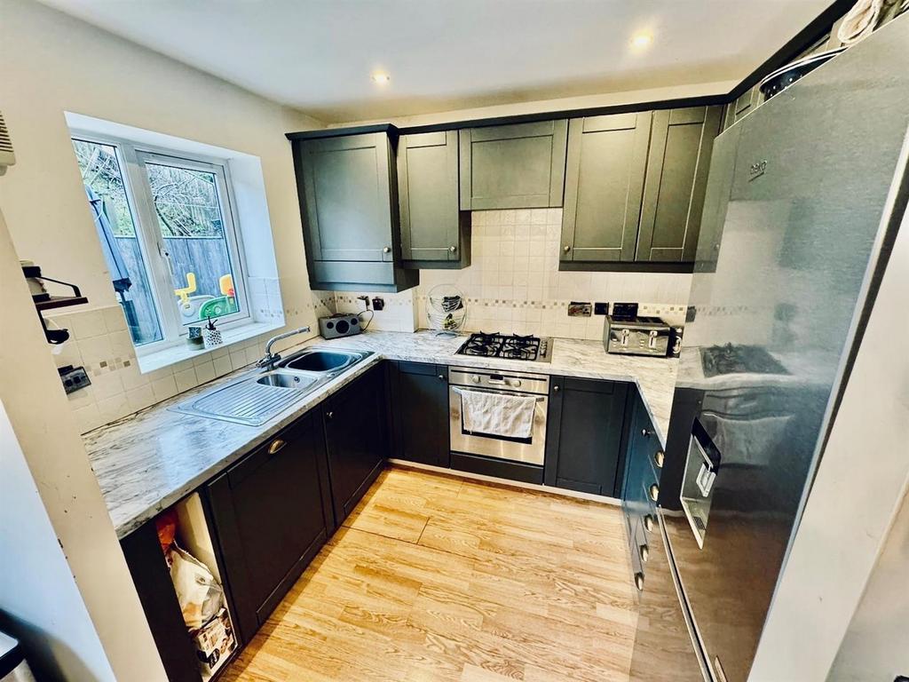 Kitchen 1.jpg