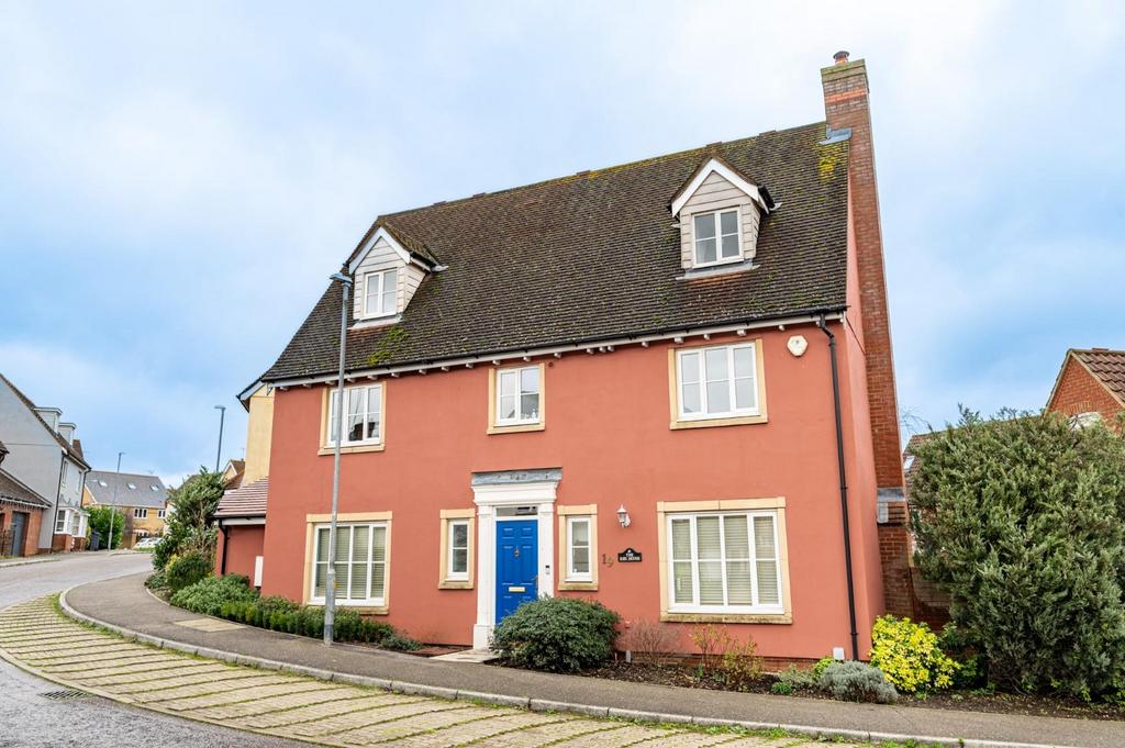Hallett Road, Flitch Green, Dunmow, Essex 7 bed detached house for sale