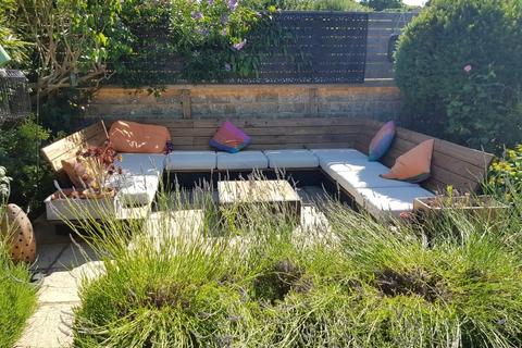 2 Downsview Road, Portslade, Brighton, BN41 2HQ