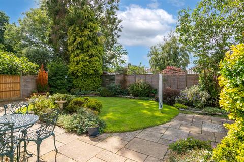 10 Beehive Way, Reigate, RH2 8DY