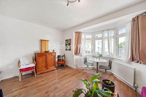 4 bedroom semi-detached house for sale, Norfolk Close, Palmers Green, London N13