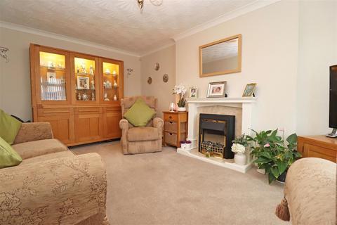 2 bedroom semi-detached bungalow for sale - Elder Grove, Stockton-On-Tees. TS19 0LY