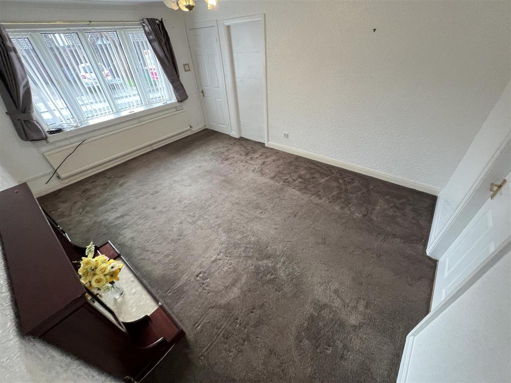 Rowan Tree Close, Greasby, Wirral 2 bed semidetached bungalow for sale