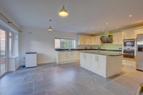 4 bedroom detached house for sale, Tamworth Road, Wood End, Atherstone