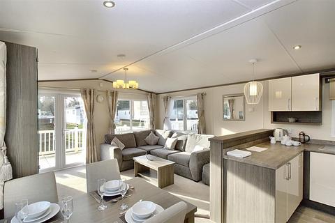 2 bedroom park home for sale, Weeley Bridge Clacton Road, Weeley, Clacton-On-Sea