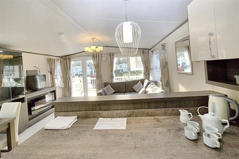2 bedroom park home for sale, Weeley Bridge Clacton Road, Weeley, Clacton-On-Sea