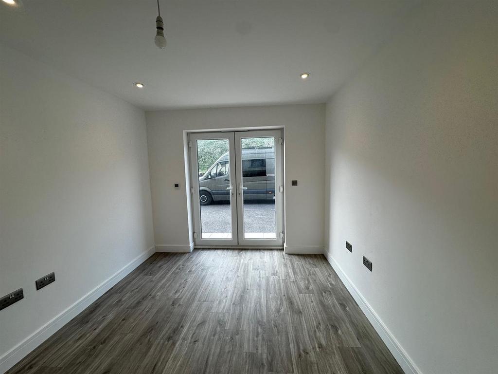 Living area - 1.jpg