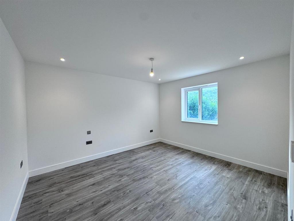 Bedroom - 1.jpg