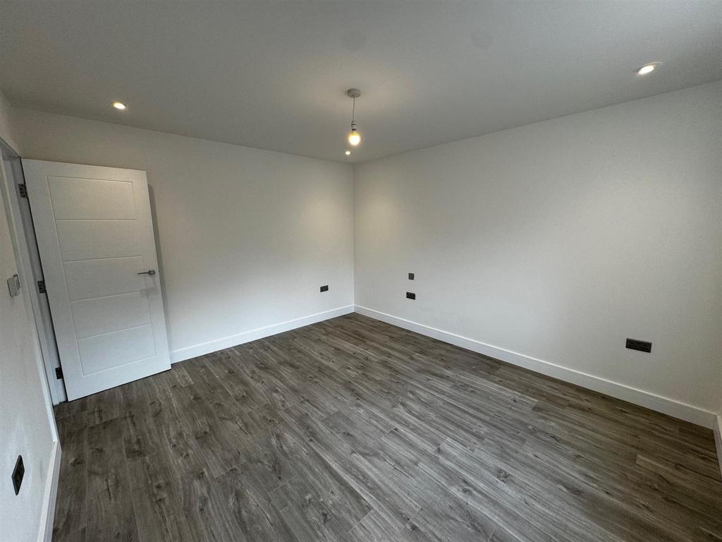 Bedroom - 2.jpg