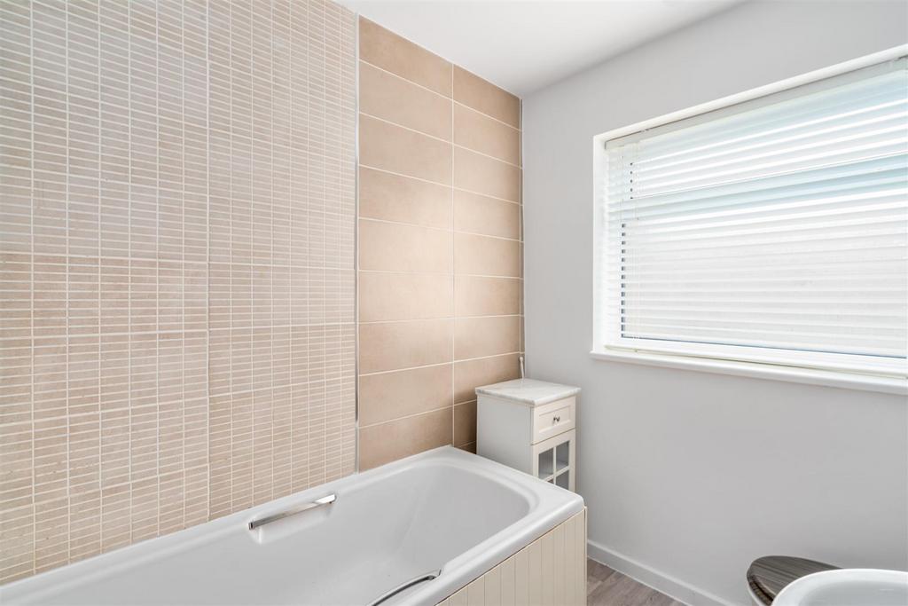 102 Swanswell Road-3 lo.jpg