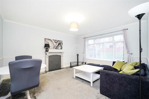 1 bedroom maisonette to rent, Chigwell Road, Woodford Green