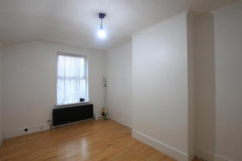2 bedroom end of terrace house for sale, Chapel Road, Hounslow TW3
