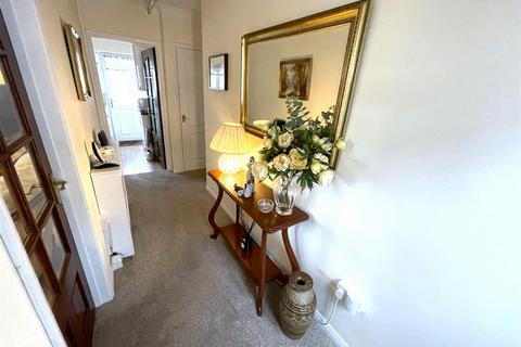28 Maenor Helyg, Pembrey, Burry Port, SA16 0TU