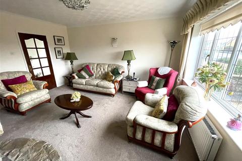 28 Maenor Helyg, Pembrey, Burry Port, SA16 0TU