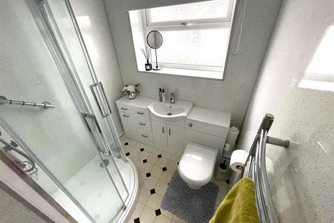 28 Maenor Helyg, Pembrey, Burry Port, SA16 0TU