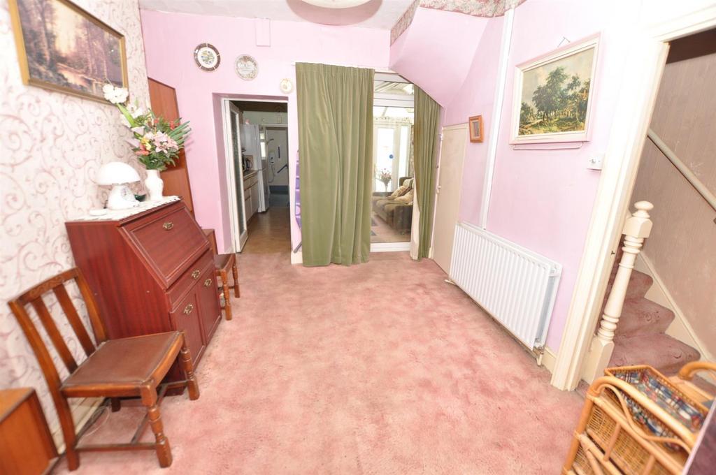 Dining room.