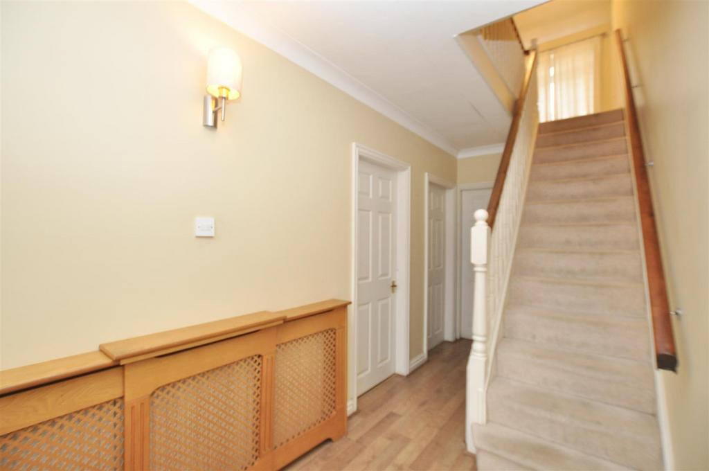Lodge Crescent, Hagley, Stourbridge 3 bed house for sale £550,000