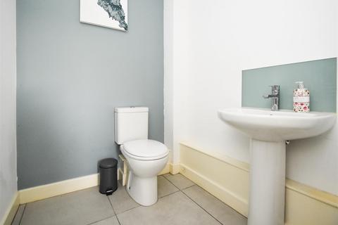 4 Lower Lanes Meadow, Seisdon, Wolverhampton, WV5 7HH