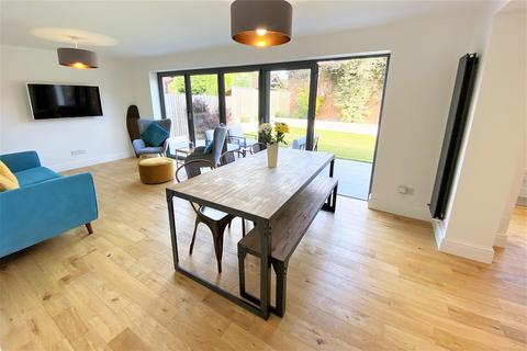 5 Elliotts Orchard, Barford, Warwick, CV35 8ED